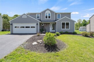 119 Viceroy Dr, Camillus, NY 13031