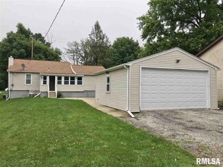 108 N Creamery St, Eureka, IL 61530