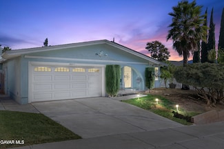 28160 Foxlane Dr, Canyon Country, CA 91351