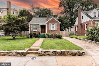 119 W George Mason Rd, Falls Church, VA 22046