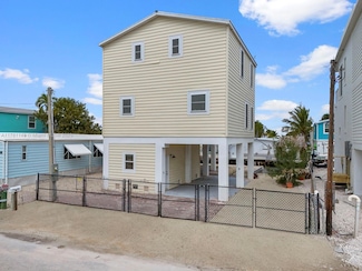 215 Allen Ave, Key Largo, FL 33037