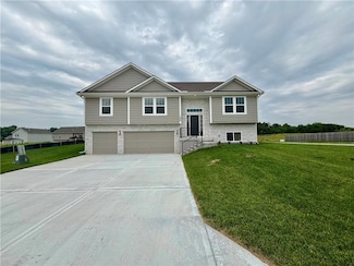 1200 NW 4th St, Oak Grove, MO 64075