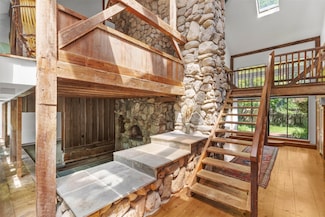 880 W Mill Rd, Mattituck, NY 11952