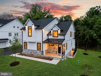 10 Churchville Ln, Southampton, PA 18966