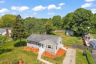 51 Stevens Rd, Swansea, MA 02777