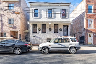 35-38 104th St, Flushing, NY 11368