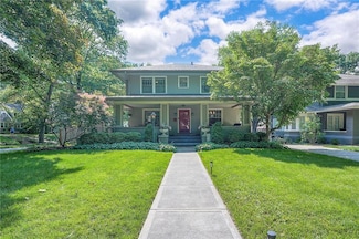 6140 Walnut St, Kansas City, MO 64113