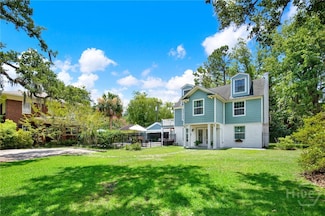 635 E Victory Dr, Savannah, GA 31405
