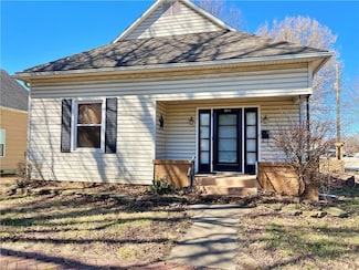 1811 N Locust St, Pittsburg, KS 66762