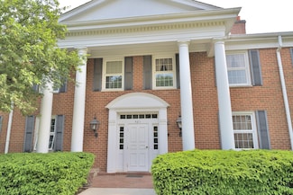 521 Coventry Ln Unit 16, Crystal Lake, IL 60014