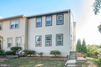 8375 Stationhouse Ct, Lorton, VA 22079