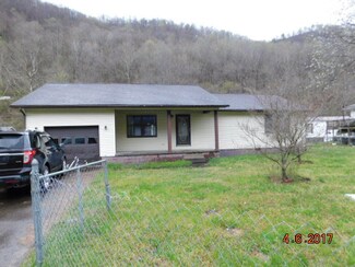 325 Mosley Ave, Amherstdale-Robinette, WV 25607