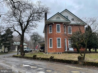 135 Eastland Dr, Chambersburg, PA 17202