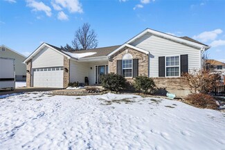 1017 Reddington Timbers Dr, Saint Charles, MO 63304
