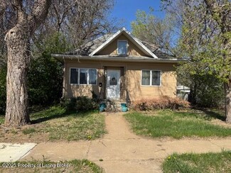 11 6th Ave W, Dickinson, ND 58601