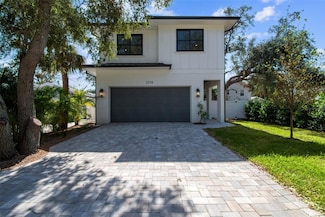 2318 Bay St, Sarasota, FL 34237
