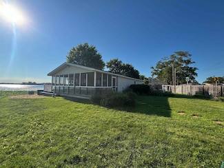 70 Pickard Ln, Council Bluffs, IA 51501