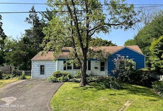 9 Carleton St, Greenwich, CT 06830