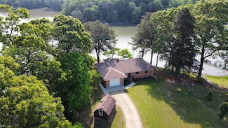 3631 Lighthouse Ln, Hayes, VA 23072