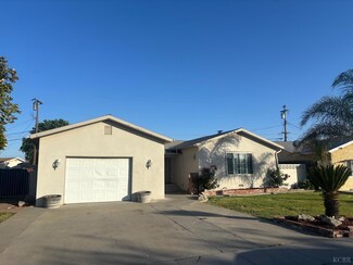 1913 N Waukena Way, Hanford, CA 93230