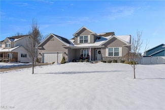 10380 Carrousel Woods Dr, New Middletown, OH 44442