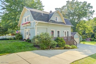 94 Solon Rd, Chagrin Falls, OH 44022