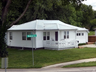 401 Walnut St, Lawrence, KS 66044