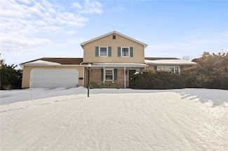 1 Sugarmills Cir, Fairport, NY 14450