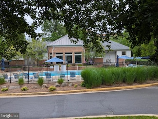 1720 Lake Shore Crest Dr Unit 34, Reston, VA 20190