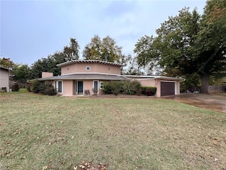 108 Saint Charles Place, Chickasha, OK 73018