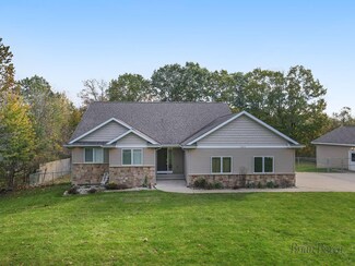 13090 40th Ave, Marne, MI 49435