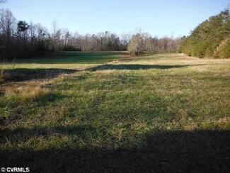 104 Jackson Ln, Crewe, VA 23930