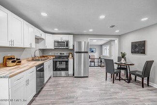 330 Gwinnett Rd, Orange Park, FL 32073