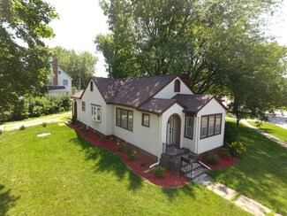 1905 W 4th St, Waterloo, IA 50701