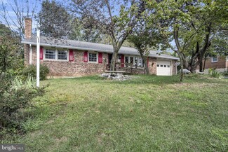 32 Riverview Dr, Enola, PA 17025