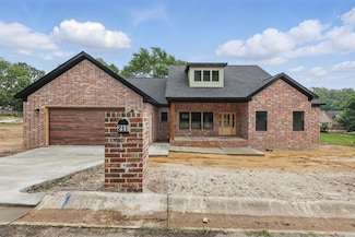 211 Cromwell Ct, Hot Springs, AR 71901