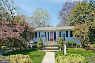2818 N Sycamore St, Arlington, VA 22207