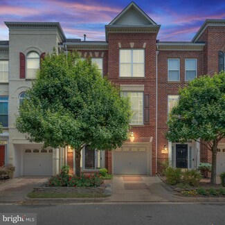 5247 Tancreti Ln, Alexandria, VA 22304