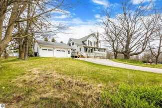 2500 N Mork Rd, Suttons Bay, MI 49682