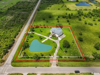 2250 Broadway St, San Leon, TX 77539