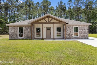 1457 Rue de Courmont, Gautier, MS 39553
