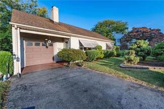 624 Chelsea Ln, Allentown, PA 18104