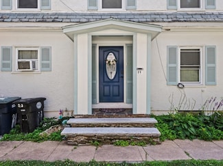 28 Maple St, Southbridge, MA 01550