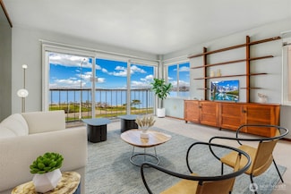 1156 Alki Ave SW Unit 202, Seattle, WA 98116