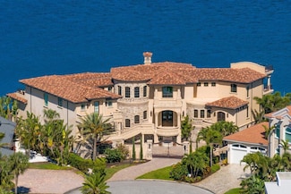 100 Sands Point Dr, Saint Petersburg, FL 33715