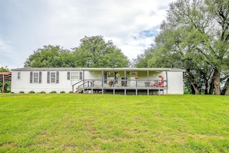 421 Red Bluff Cir, Millsap, TX 76066
