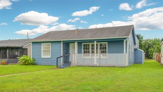 1427 W 6th St, Freeport, TX 77541