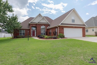 105 Finch Dr, Kathleen, GA 31047
