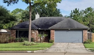 2216 Westminister St, Pearland, TX 77581