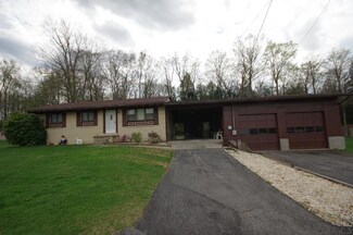 102 Queens Row, Windber, PA 15963